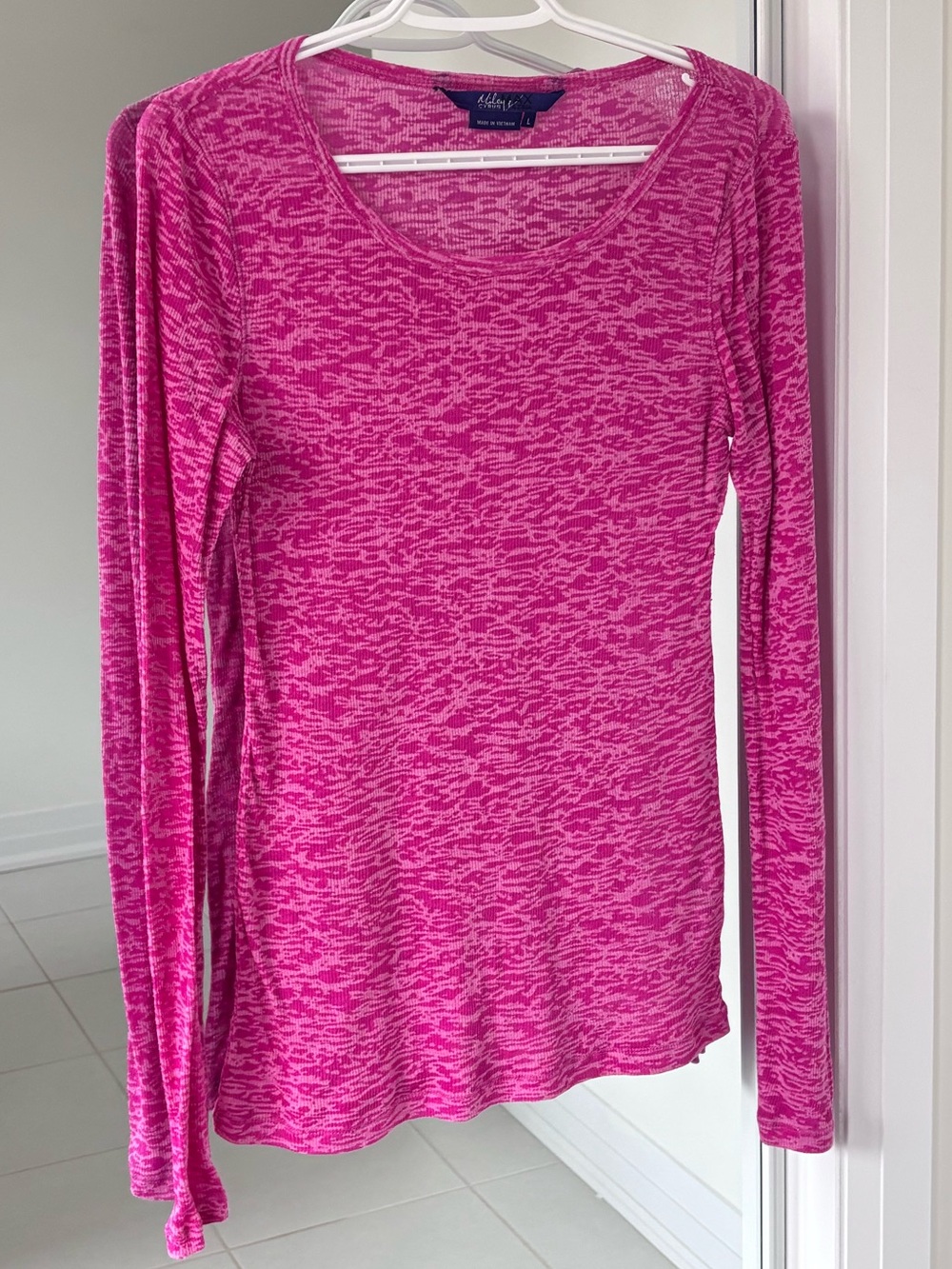 Miley Cyrus & Max Azria Fuchsia Long Sleeve Top